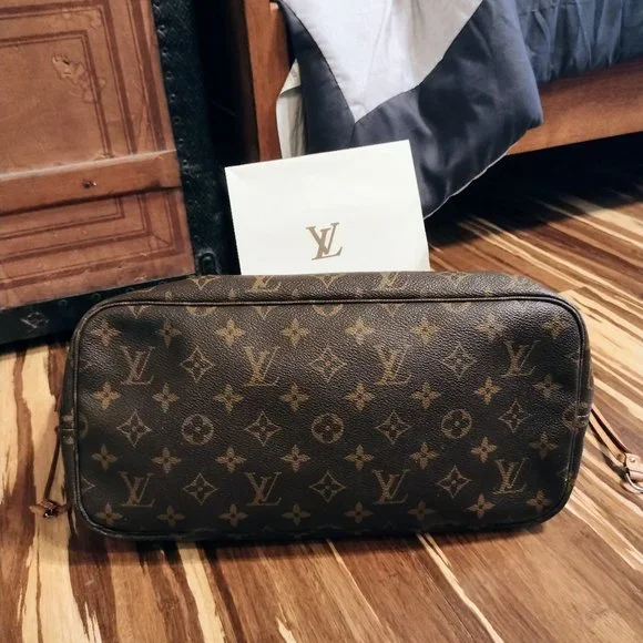 Beautiful Louis Vuitton Neverfull MM w/ New Orgainizer & Receipt! - Picture 5 of 16